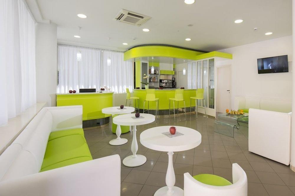 Hotel Scarlet Ρίμινι Εξωτερικό φωτογραφία