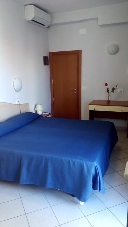 Hotel Scarlet Ρίμινι Εξωτερικό φωτογραφία