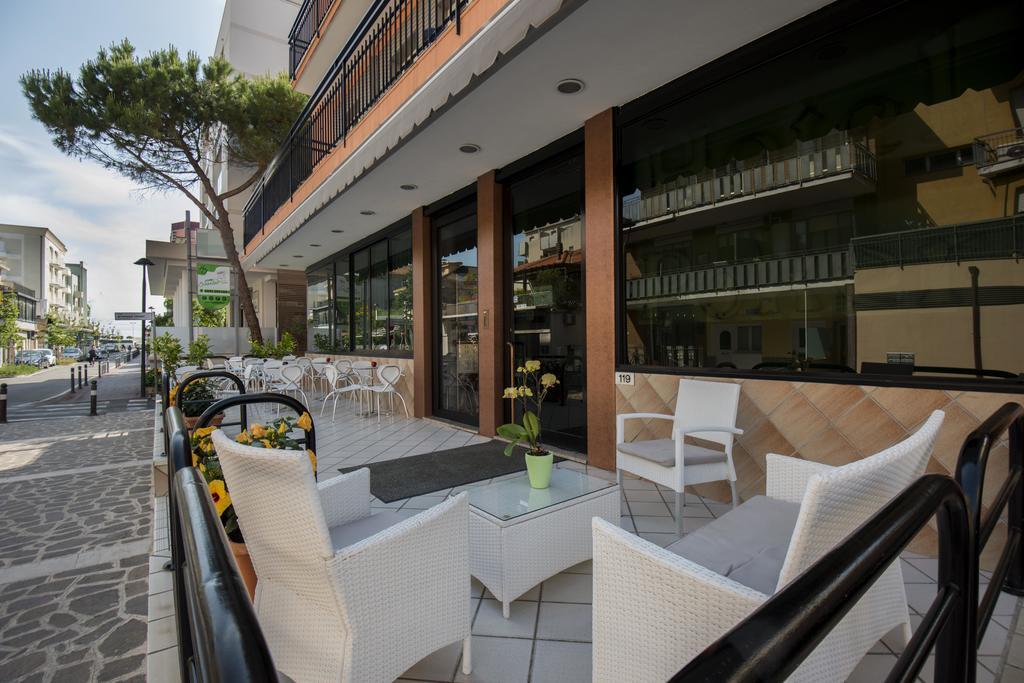 Hotel Scarlet Ρίμινι Εξωτερικό φωτογραφία