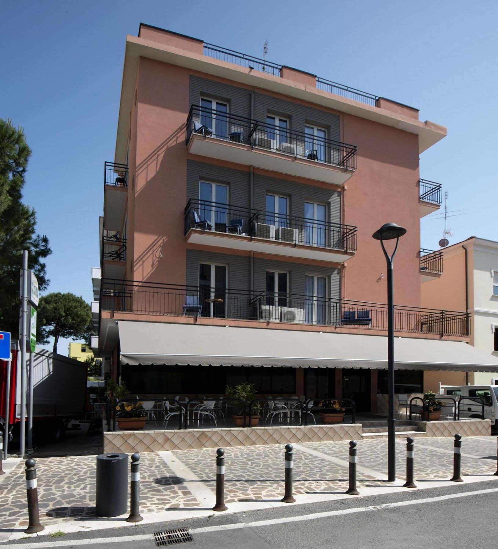 Hotel Scarlet Ρίμινι Εξωτερικό φωτογραφία