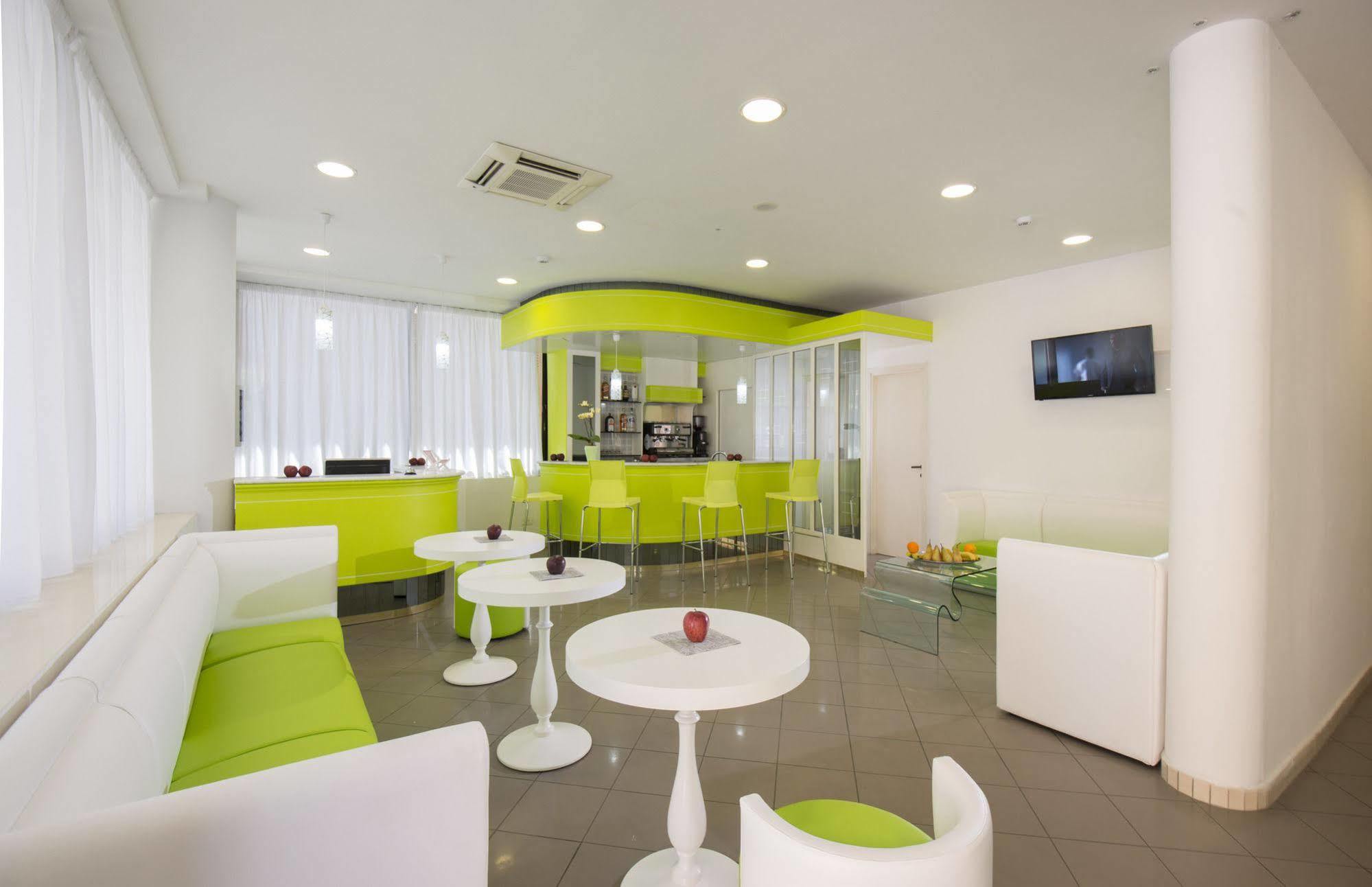 Hotel Scarlet Ρίμινι Εξωτερικό φωτογραφία